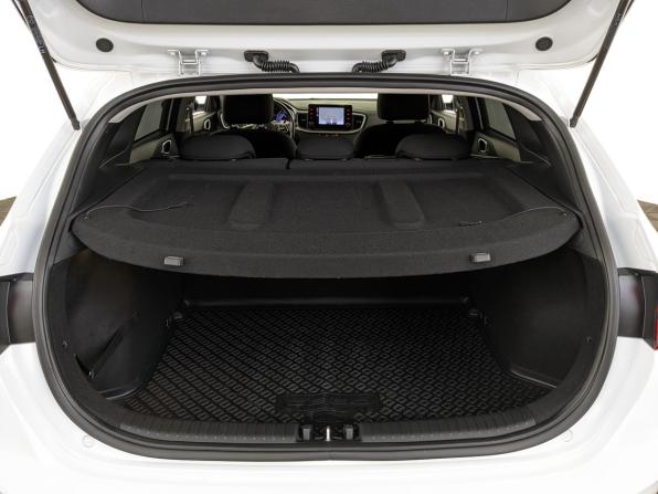 Kia Ceed III Рестайлинг с пробегом 2022 года, цена 2 320 000 рублей, 65392 км, хэтчбек, Автокод Объявления