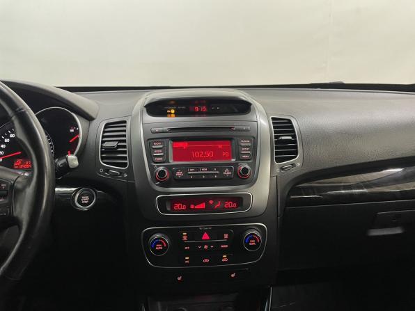 Kia Sorento II Рестайлинг с пробегом 2017 года, цена 2 100 000 рублей, 134053 км, внедорожник, Автокод Объявления