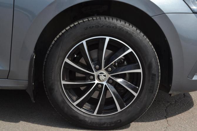 Skoda Octavia IV (A8) с пробегом 2021 года, цена 2 390 000 рублей, 81100 км, лифтбек, Автокод Объявления