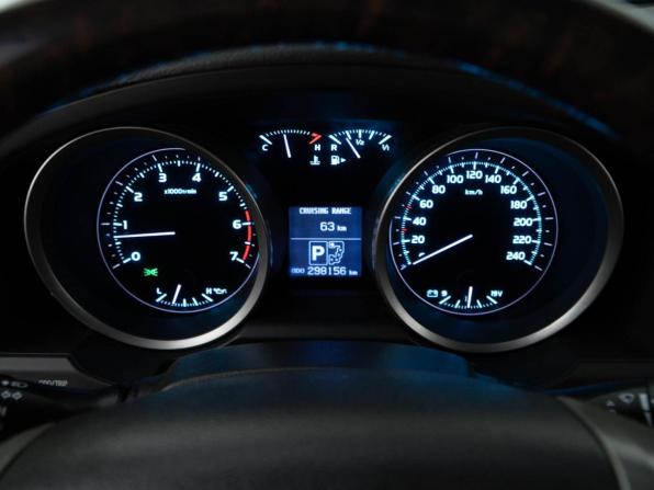 Toyota Land Cruiser 200 Series с пробегом 2010 года, цена 3 180 046 рублей, 298156 км, внедорожник, Автокод Объявления