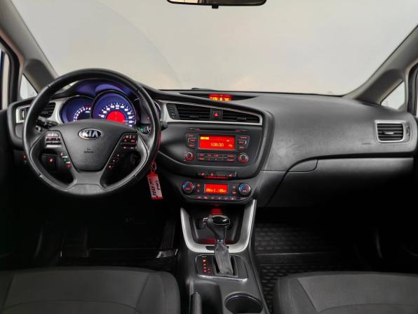 Kia Ceed II Рестайлинг с пробегом 2018 года, цена 1 469 000 рублей, 60155 км, хэтчбек, Автокод Объявления