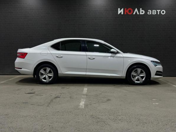 Skoda Superb III Рестайлинг с пробегом 2021 года, цена 2 579 000 рублей, 79152 км, лифтбек, Автокод Объявления