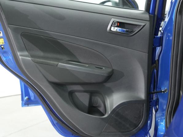 Suzuki Swift IV с пробегом 2011 года, цена 870 000 рублей, 79241 км, хэтчбек, Автокод Объявления