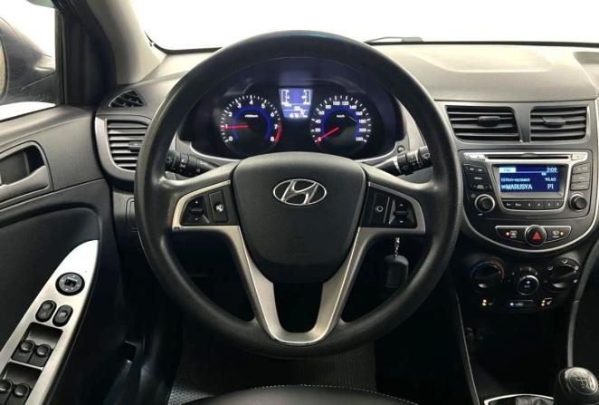 Hyundai Solaris I с пробегом 2014 года, цена 830 000 рублей, 172403 км, седан, Автокод Объявления