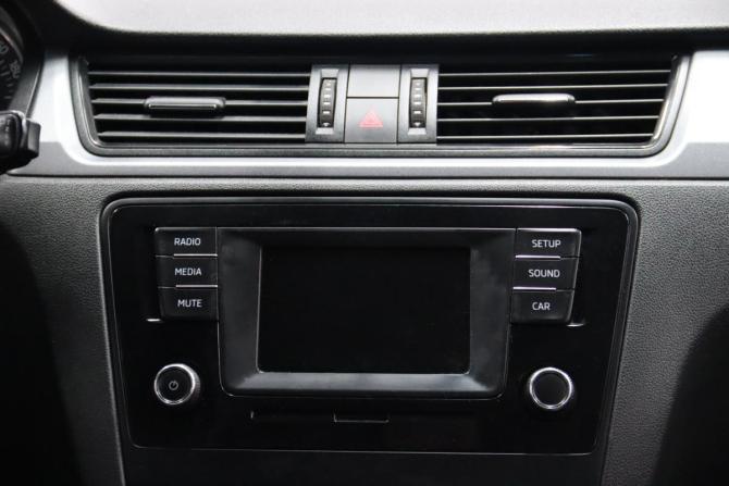 Skoda Rapid I с пробегом 2016 года, цена 825 450 рублей, 240120 км, лифтбек, Автокод Объявления