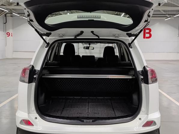 Toyota RAV4 IV (XA40) Рестайлинг с пробегом 2016 года, цена 2 200 000 рублей, 104000 км, внедорожник, Автокод Объявления