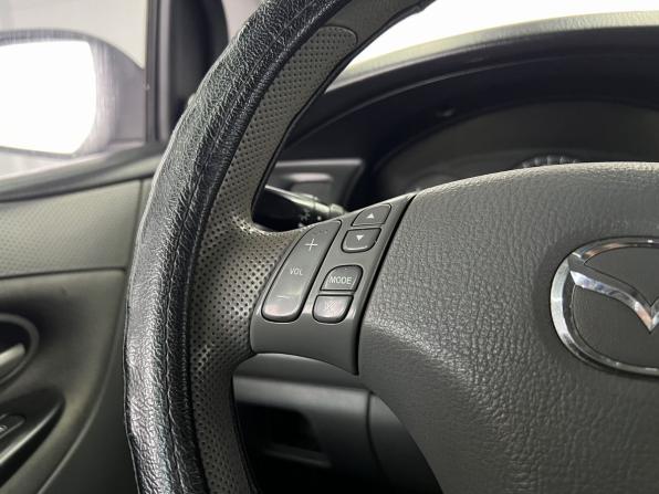 Mazda MPV II (LW) Рестайлинг с пробегом 2004 года, цена 699 000 рублей, 237950 км, компактвэн, Автокод Объявления