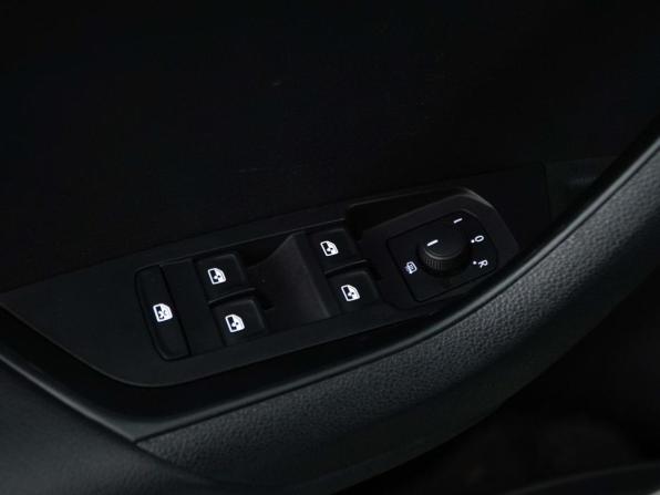 Skoda Karoq I с пробегом 2021 года, цена 2 099 050 рублей, 143954 км, внедорожник, Автокод Объявления