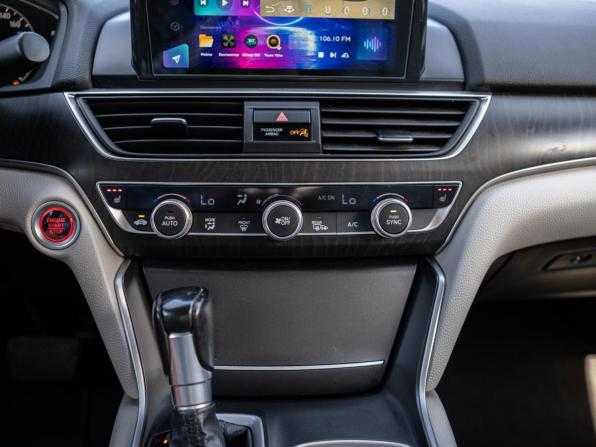 Honda Accord X с пробегом 2018 года, цена 2 150 000 рублей, 124187 км, седан, Автокод Объявления