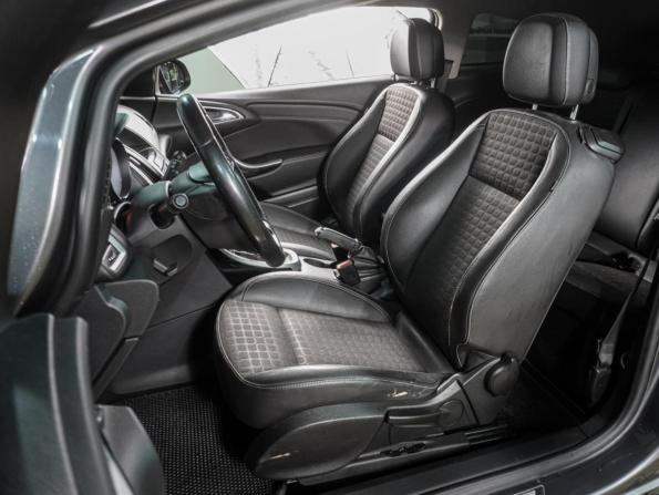 Opel Astra J Рестайлинг с пробегом 2012 года, цена 749 000 рублей, 203598 км, хэтчбек, Автокод Объявления