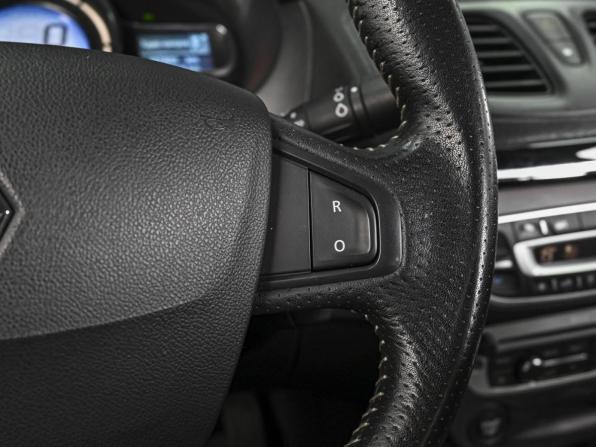 Renault Fluence I Рестайлинг с пробегом 2013 года, цена 909 000 рублей, 187400 км, седан, Автокод Объявления
