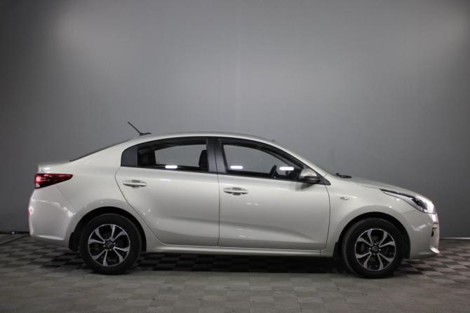 Kia Rio IV с пробегом 2018 года, цена 1 399 000 рублей, 76470 км, седан, Автокод Объявления