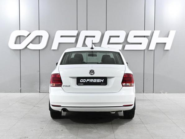 Volkswagen Polo V Рестайлинг с пробегом 2018 года, цена 1 299 000 рублей, 105509 км, седан, Автокод Объявления