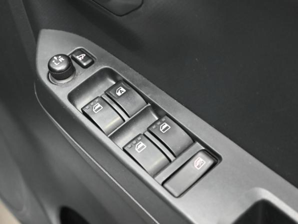 Daihatsu Mira e:S II с пробегом 2021 года, цена 860 000 рублей, 49083 км, хэтчбек, Автокод Объявления