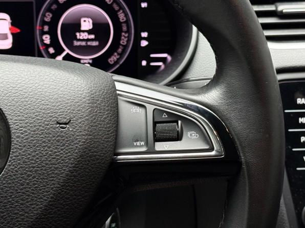 Skoda Octavia III (A7) Рестайлинг с пробегом 2019 года, цена 2 229 000 рублей, 105011 км, лифтбек, Автокод Объявления