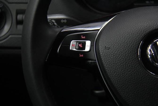 Volkswagen Polo V Рестайлинг с пробегом 2016 года, цена 1 258 000 рублей, 83397 км, седан, Автокод Объявления