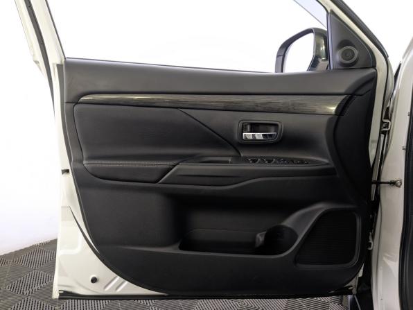 Mitsubishi Outlander III Рестайлинг 2 с пробегом 2016 года, цена 1 890 000 рублей, 93040 км, внедорожник, Автокод Объявления