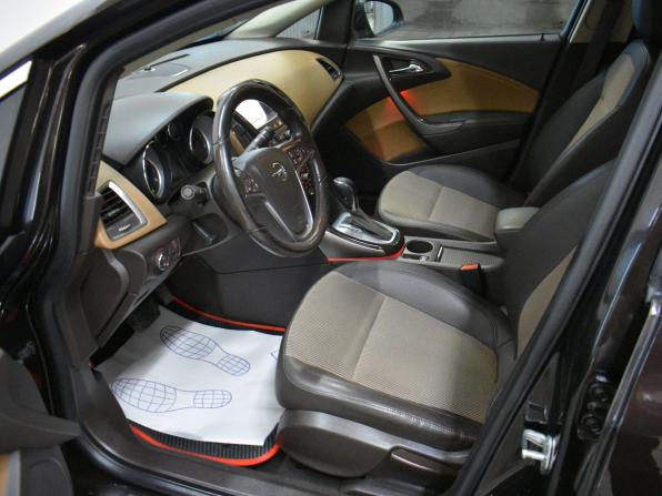 Opel Astra J Рестайлинг с пробегом 2014 года, цена 749 000 рублей, 167962 км, седан, Автокод Объявления
