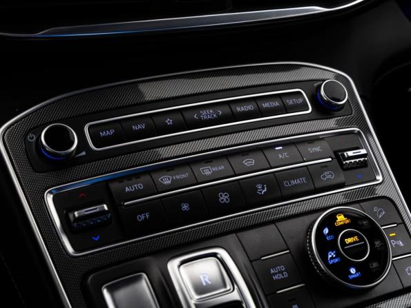 Hyundai Santa Fe IV Рестайлинг с пробегом 2021 года, цена 3 799 000 рублей, 85332 км, внедорожник, Автокод Объявления