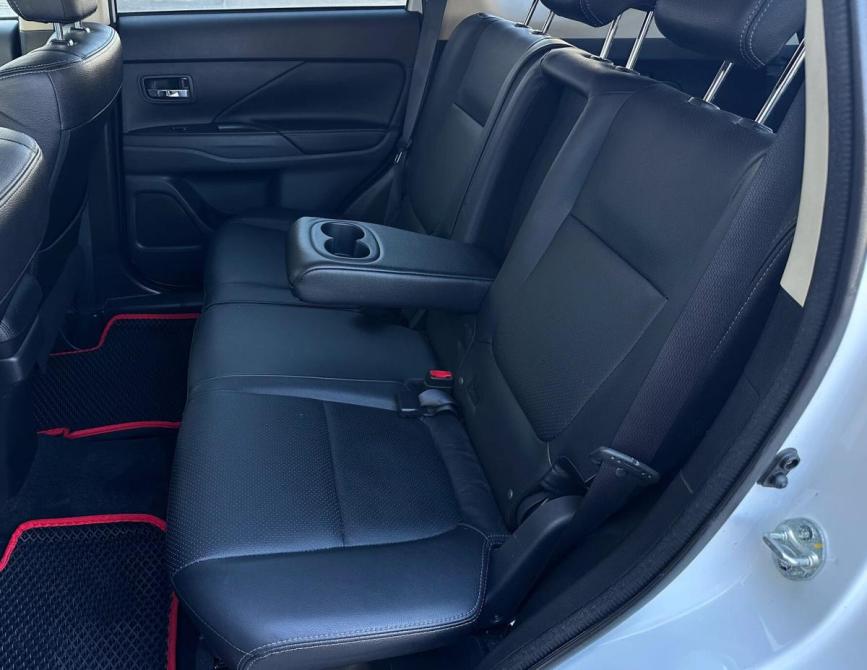 Mitsubishi Outlander III Рестайлинг 2 Санкт-Петербург  - изображение 12