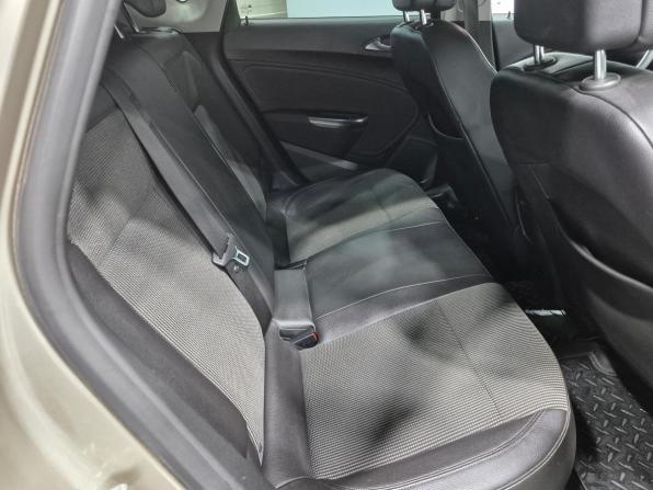 Opel Astra J с пробегом 2011 года, цена 579 000 рублей, 205205 км, хэтчбек, Автокод Объявления