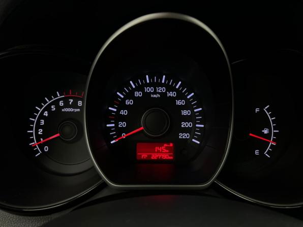 Kia Rio III Рестайлинг с пробегом 2015 года, цена 860 000 рублей, 227000 км, седан, Автокод Объявления
