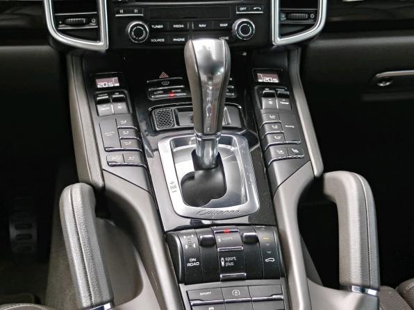 Porsche Cayenne II Рестайлинг (958) с пробегом 2017 года, цена 4 200 000 рублей, 128940 км, внедорожник, Автокод Объявления