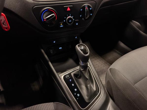 Hyundai Solaris II Рестайлинг с пробегом 2021 года, цена 1 599 000 рублей, 84000 км, седан, Автокод Объявления
