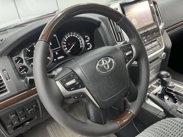 Toyota Land Cruiser 200 Series Рестайлинг 2 с пробегом 2015 года, цена 6 850 000 рублей, 132955 км, внедорожник, Автокод Объявления