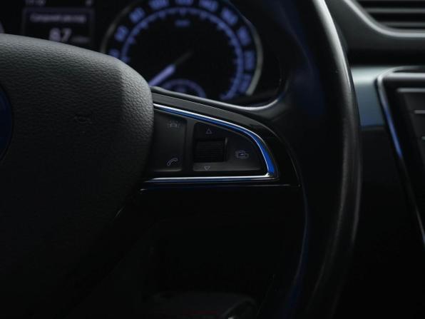 Skoda Superb III с пробегом 2016 года, цена 1 779 040 рублей, 132002 км, лифтбек, Автокод Объявления