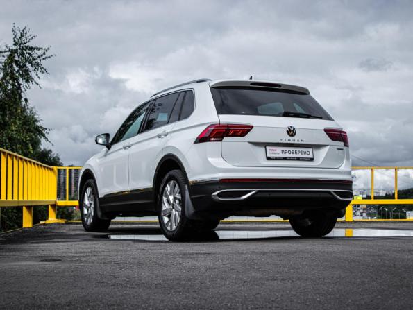 Volkswagen Tiguan II Рестайлинг с пробегом 2021 года, цена 3 344 000 рублей, 58731 км, внедорожник, Автокод Объявления