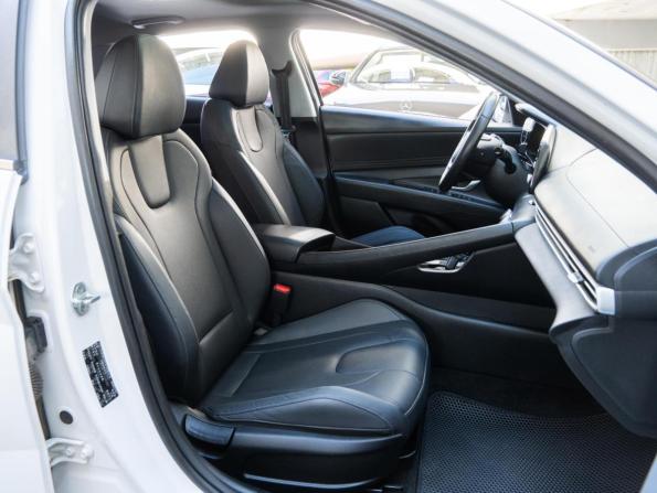 Hyundai Elantra VII (CN7) Рестайлинг с пробегом 2023 года, цена 2 150 000 рублей, 39930 км, седан, Автокод Объявления