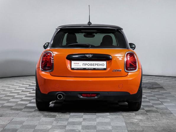 Mini Hatch III (F55/F56) Рестайлинг с пробегом 2018 года, цена 1 850 000 рублей, 64292 км, хэтчбек, Автокод Объявления