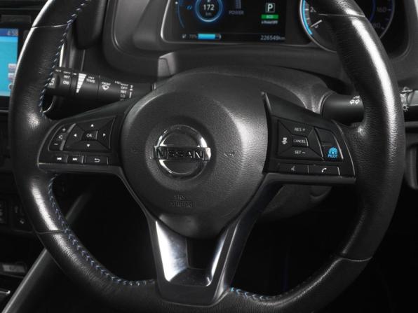 Nissan Leaf II (ZE1) с пробегом 2018 года, цена 1 689 000 рублей, 226549 км, хэтчбек, Автокод Объявления