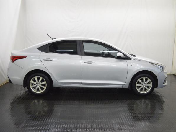 Hyundai Solaris II с пробегом 2019 года, цена 865 000 рублей, 155487 км, седан, Автокод Объявления