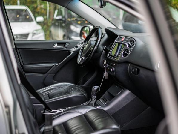 Volkswagen Tiguan I Рестайлинг с пробегом 2011 года, цена 915 000 рублей, 199801 км, внедорожник, Автокод Объявления