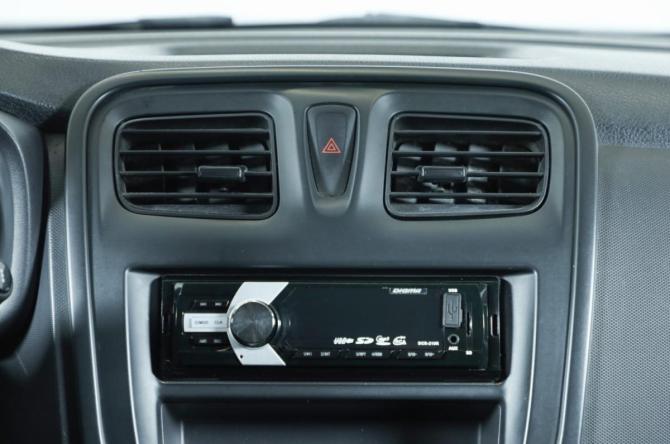 Renault Sandero II с пробегом 2016 года, цена 769 000 рублей, 95000 км, хэтчбек, Автокод Объявления