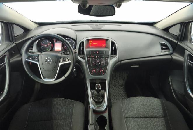 Opel Astra J Рестайлинг с пробегом 2011 года, цена 520 000 рублей, 213566 км, хэтчбек, Автокод Объявления