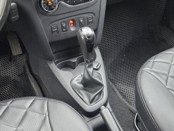 Renault Sandero II с пробегом 2017 года, цена 900 000 рублей, 154466 км, хэтчбек, Автокод Объявления