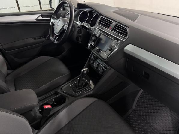 Volkswagen Tiguan II с пробегом 2018 года, цена 2 399 000 рублей, 68969 км, внедорожник, Автокод Объявления