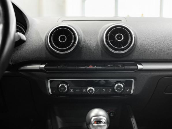 Audi A3 III (8V) с пробегом 2015 года, цена 1 519 000 рублей, 87620 км, седан, Автокод Объявления