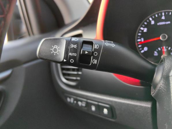 Kia Rio IV Рестайлинг с пробегом 2021 года, цена 1 465 000 рублей, 151313 км, хэтчбек, Автокод Объявления