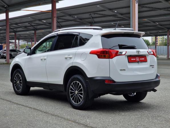 Toyota RAV4 IV (XA40) с пробегом 2015 года, цена 1 999 500 рублей, 198000 км, внедорожник, Автокод Объявления