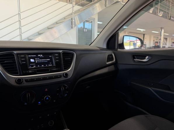 Hyundai Solaris II с пробегом 2017 года, цена 1 269 900 рублей, 157000 км, седан, Автокод Объявления