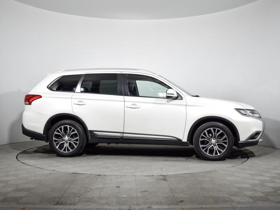 Mitsubishi Outlander III Рестайлинг 2 Санкт-Петербург  - изображение 4