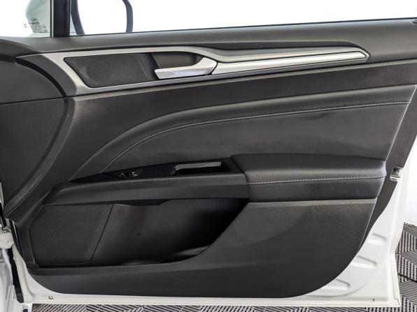 Ford Mondeo V с пробегом 2018 года, цена 1 940 000 рублей, 105357 км, седан, Автокод Объявления