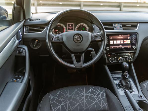 Skoda Octavia III (A7) Рестайлинг с пробегом 2020 года, цена 2 298 000 рублей, 71633 км, лифтбек, Автокод Объявления