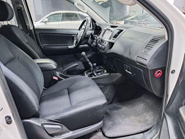 Toyota Hilux VII Рестайлинг с пробегом 2014 года, цена 1 830 000 рублей, 267368 км, offers.body_type.unknown, Автокод Объявления