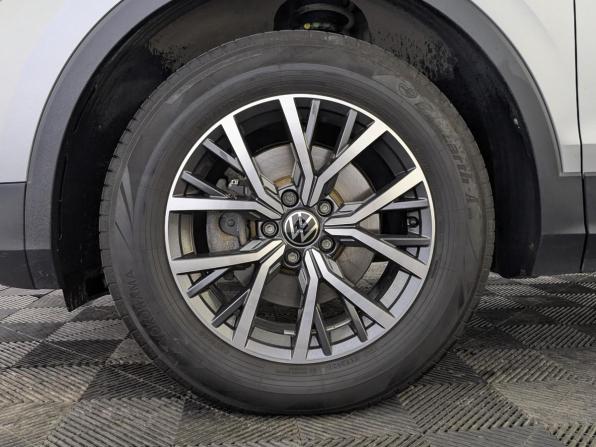 Volkswagen Tiguan II Рестайлинг с пробегом 2021 года, цена 2 800 000 рублей, 49413 км, внедорожник, Автокод Объявления
