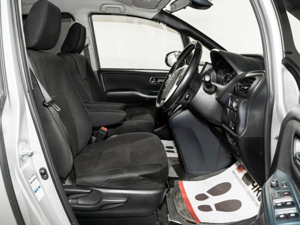 Toyota Voxy III (R80) с пробегом 2017 года, цена 2 127 660 рублей, 188802 км, минивэн, Автокод Объявления